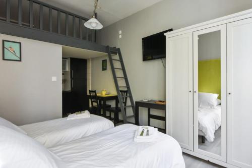 Bright studio close to the stations in Central Lille - Welkeys