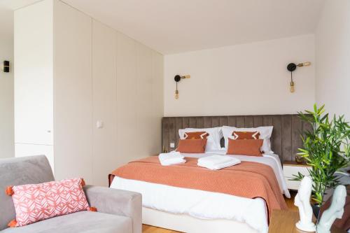 Bright Studio near Douro River - with Balcony