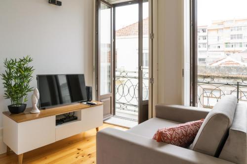 Bright Studio near Douro River - with Balcony