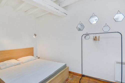 Bright studio near the Popes Palace in Avignon - Welkeys