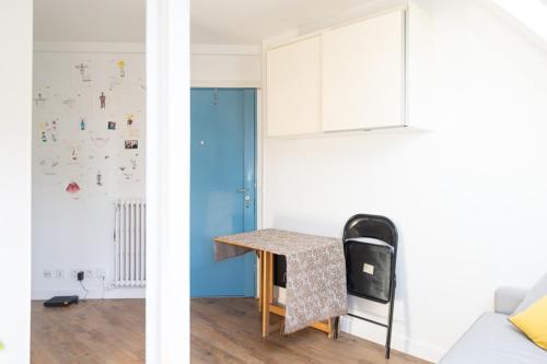 Bright studio with beautiful view in Paris