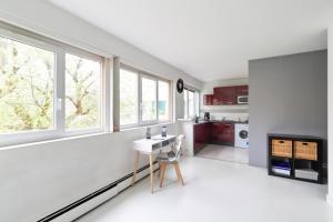 Bright studio with parking 10 min away from Paris and La Défense - Welkeys