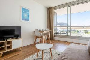Bright studio with terrace and view on the port in La Rochelle - Welkeys