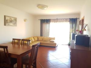Bright Tide Apartment
