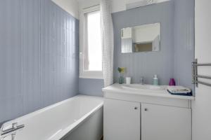 Budget apart near Paris