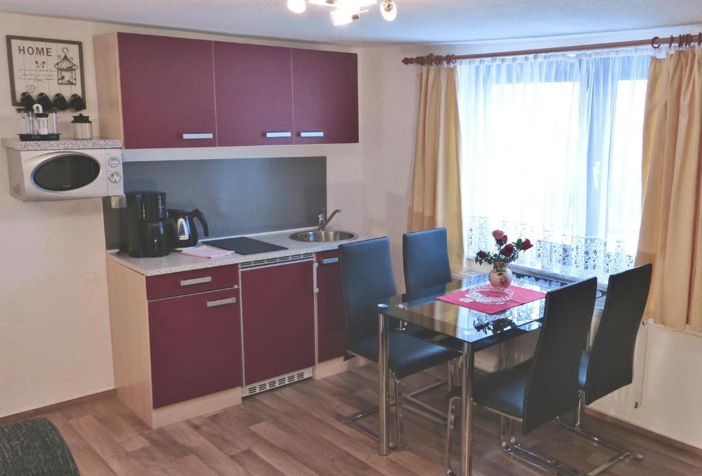 Appartement Bülows Ferienwohnung mit 2 Schlafzimmern 27 Dörpstrat 18586 Klein Zicker