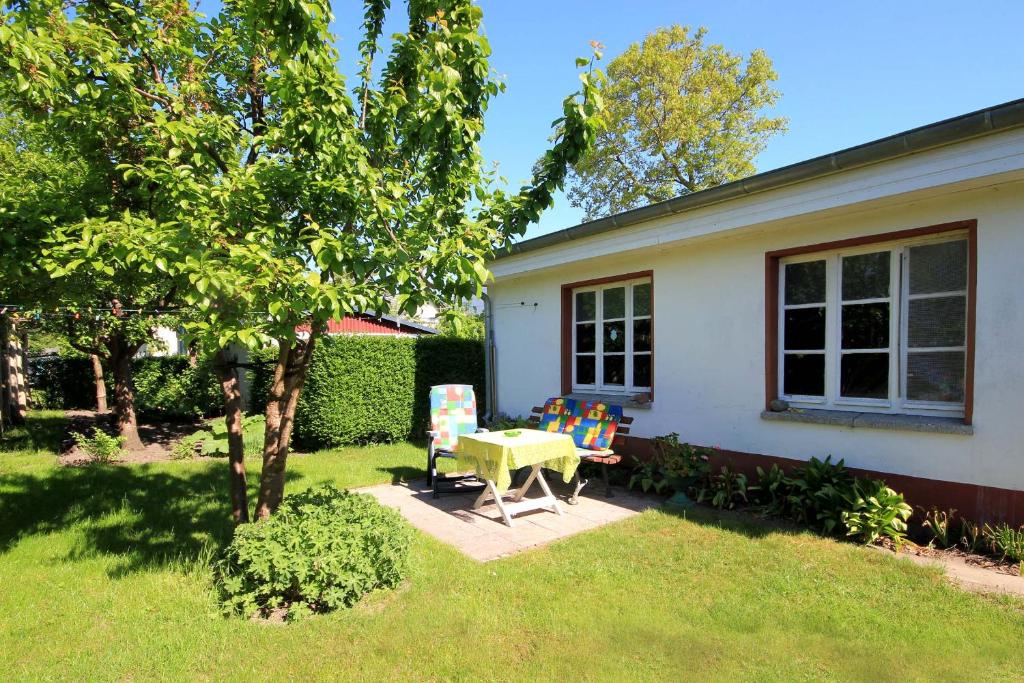 Appartement Bungalow am Schmachter See by Rujana Pestalozzistrasse 5 18609 Binz