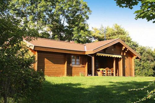 Bungalow in Hayingen with parking space