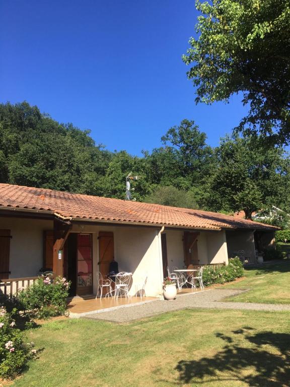 Appartement bungalows les thuyas Route de la Poste 40320 Eugénie-les-Bains