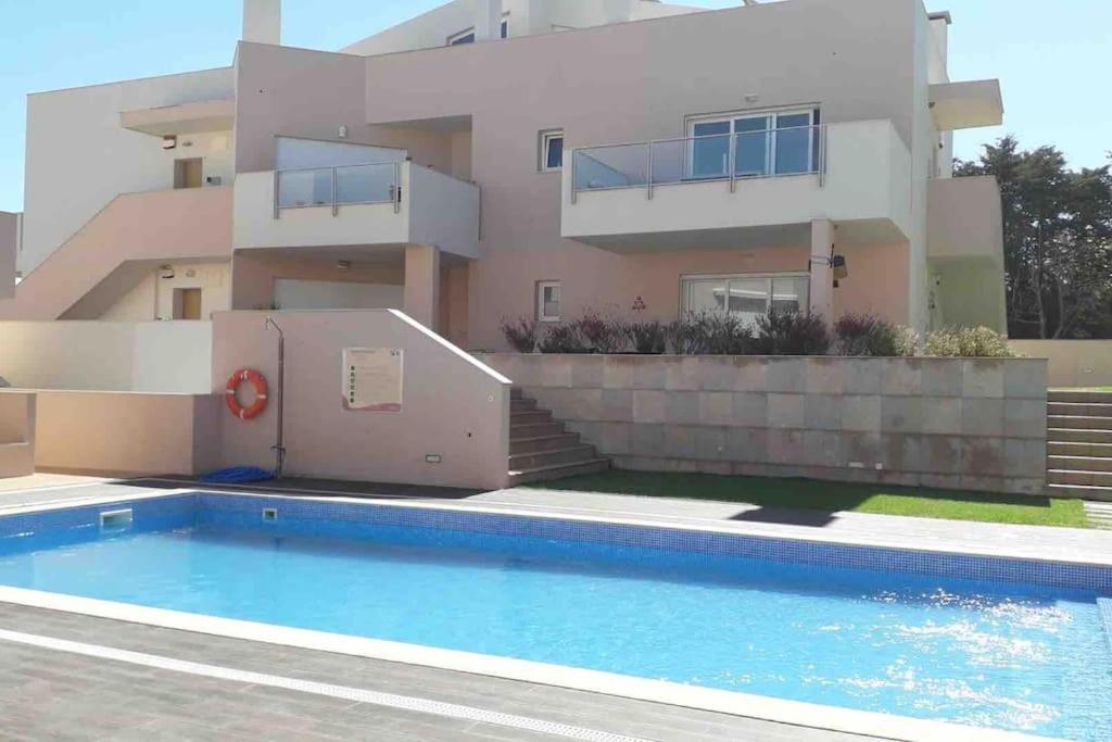 Burgau 2floor appt in condominium w/ shared pool Rua Maria Jose Rijo, 8600-191 Burgau