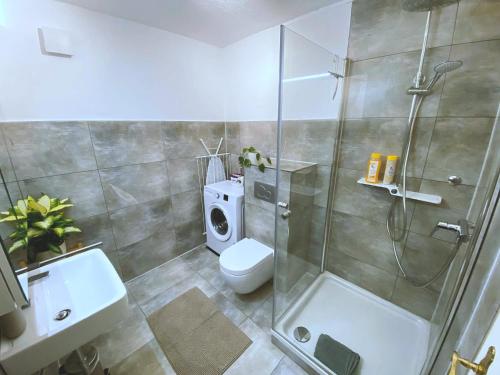Business-Apartment mit Garten, Parkplatz & Küche