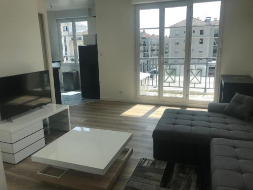 Bussy apartment next to Disneyland and Paris BMYGUEST