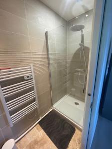 Appartement By nuit-parisienne Villemomble joli appartement tout confort 2 Avenue Marceau 93250 Villemomble Île-de-France