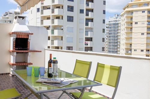 By the beach, duplex apartment. Armacao - Portugal