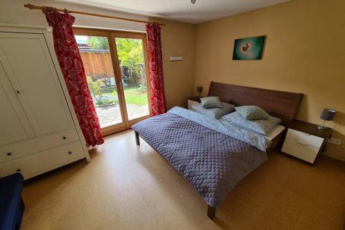 By Toni - Ferienwohnung mit Garten in Garmisch