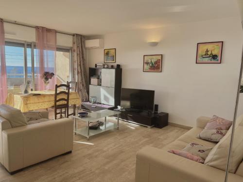 C beach apartment Front beach, by Welcome to Cannes