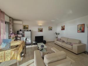 C beach apartment Front beach, by Welcome to Cannes
