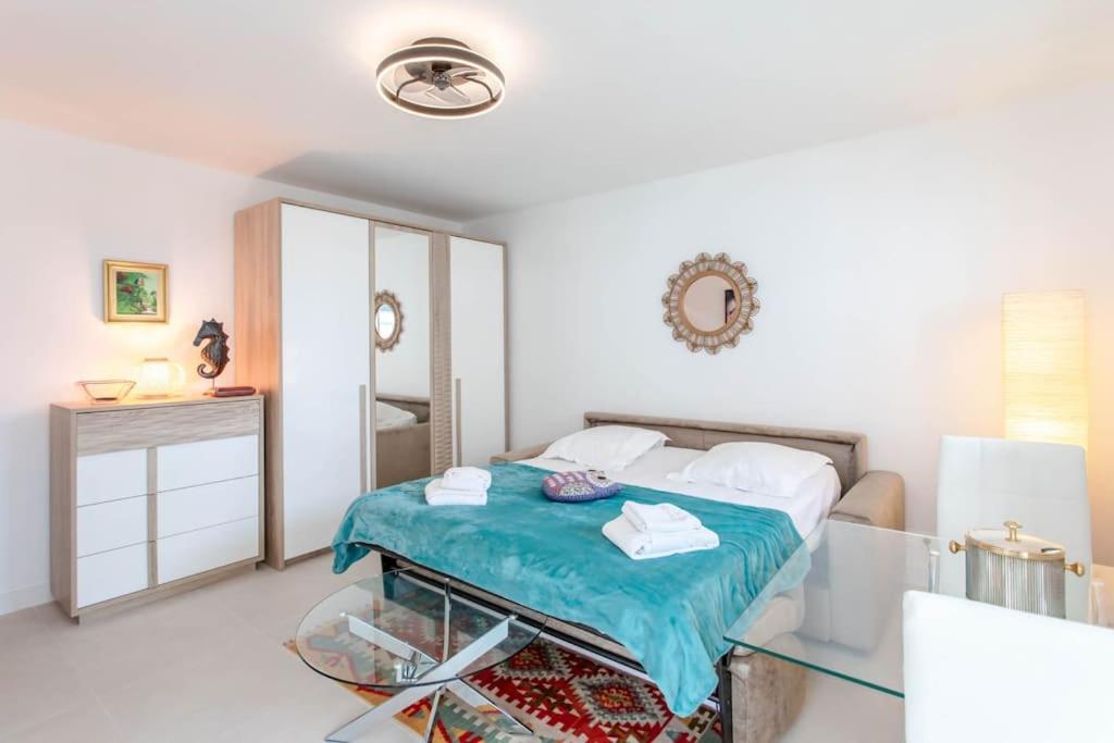 C13 Studio 1min sand Beach sea view AC & Veranda 25 Rue Ricord Laty, 06400 Cannes