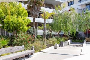 C2 Suite Pool Montfleury 2BDR Balcony, Parking & AC