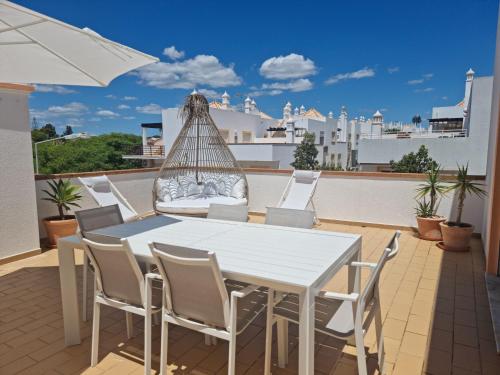 Cabanas de Tavira Gomeira, 2 bedroom, 3 terraced Penthouse with Seaview, 300m from the Sea