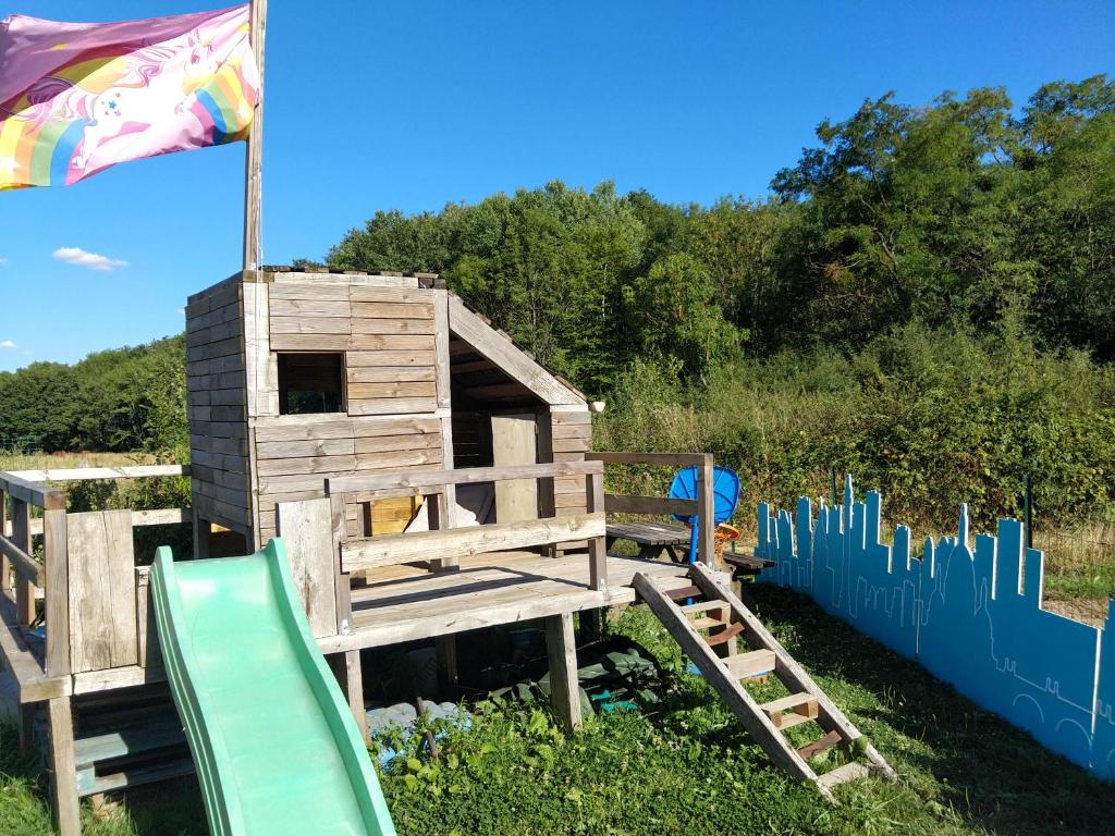 Cabane Terrasse et potager 106 Rue de la Grange Colombe, 78120 Rambouillet