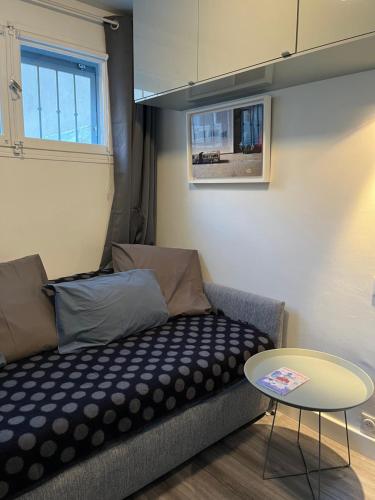 Cabine 17 cosy et calme au dessus du vieux port