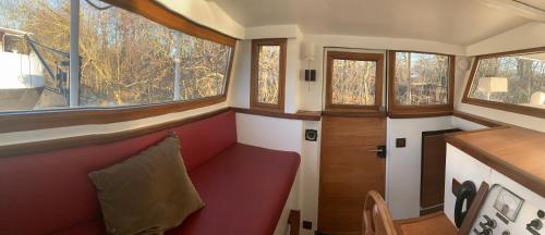Cabine sur péniche à Bagatelle
