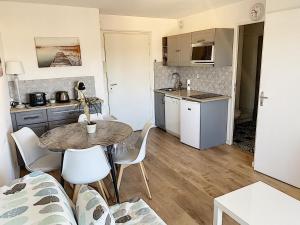 Appartement Cabourg Proche Thalasso FRONT DE MER. 11. 3ème 33 Boulevard des Diablotins 14390 Cabourg Normandie