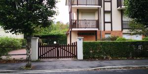 Appartement Cabourg Résidence LES GEMEAUX 1er gauche 19 Place Marcel Proust 14390 Cabourg Normandie