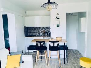 Cabourg T2 tout neuf Accès direct mer Grand balcon