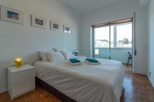 Appartement Cacilhas Amazing view of Lisbon close to beach Caparica Avenida 25 de Abril, nº 53, 9º esq 2800-300 Almada -1