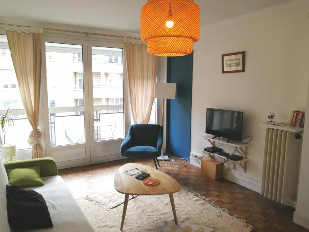 Appartement Caen entre château et eau 2ème Etage - Porte GAUCHE 117 Rue Saint-Jean 14000 Caen