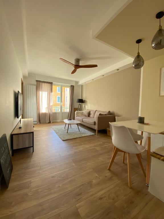 Cagnes sur mer, centre ville et 5 min de la mer 11 Rue des Palmiers, 06800 Cagnes-sur-Mer