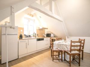 Calm and comfortable apartment in Bayeux, 9km from the beach