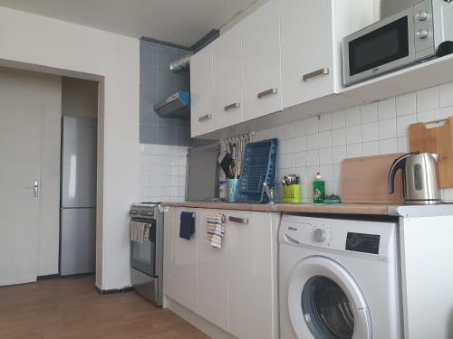 Calm appartement with view, equipped for groups