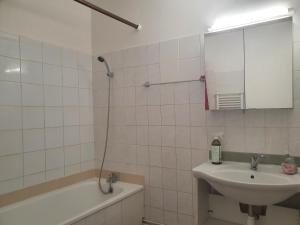 Calm appartement with view, equipped for groups