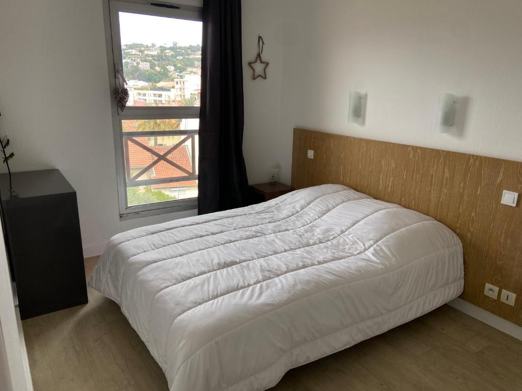 Appartement Appartement calme 11 Avenue Pierre Semard. Appartements Meubles Résidence Cannes Beach 440, 06150 Cannes