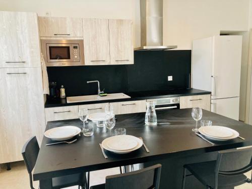 Appartement calme centre ville, rdc, climatisé, jardin, parking privée Castelnaudary france