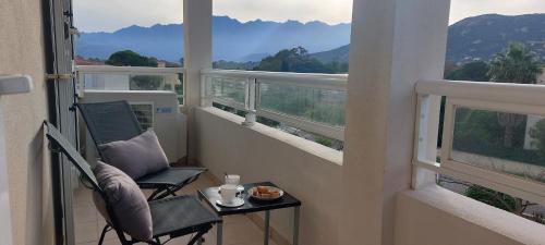 CALVI, T3 -50m2 lumineux, 2 chbre, 4 pers, terrasse 20m2 sans vis à vis, parking