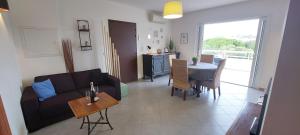 CALVI, T3 -50m2 lumineux, 2 chbre, 4 pers, terrasse 20m2 sans vis à vis, parking