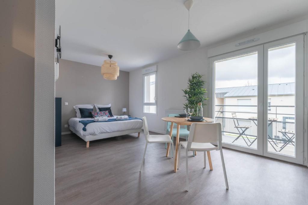 Appartement CAMILLE - Studio proche gare, wifi, arrivée 24 24 Rue Chanzy 106 72000 Le Mans