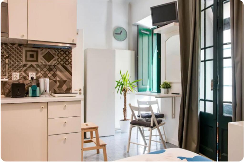 Campolide Green Door Studio rua de campolide 111A 0, 1070-028 Lisbonne
