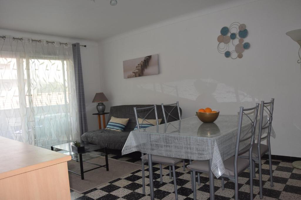 Appartement CANET en ROUSSILLON Appt no 2 -  1er étage 16 Galerie Cassanyes 66140 Canet-en-Roussillon