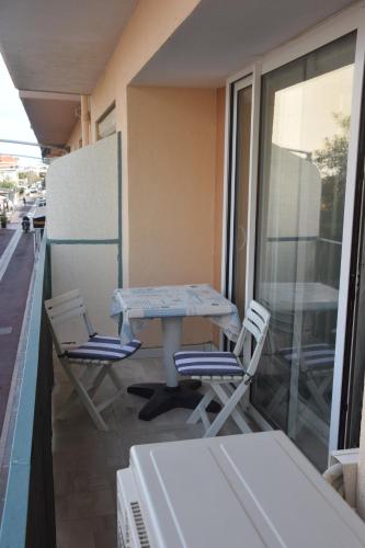 Appartement CANET en ROUSSILLON Appt no 2 -  1er étage 16 Galerie Cassanyes 66140 Canet-en-Roussillon Languedoc-Roussillon