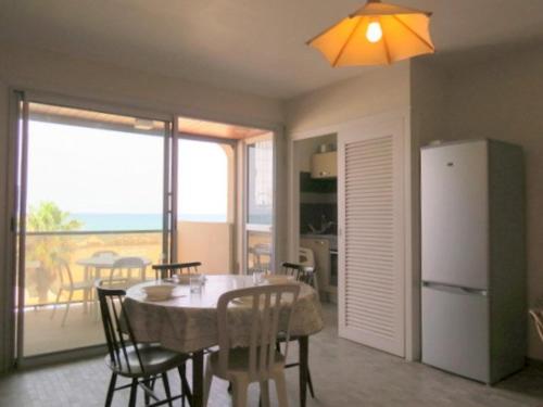 Appartement Appartement Canet-Plage, 3 pièces, 6 personnes - FR-1-696-6 18 promenade de la Côte vermeille résidence NOUMARIE Appt 12 - 2 eme étage Canet-en-Roussillon