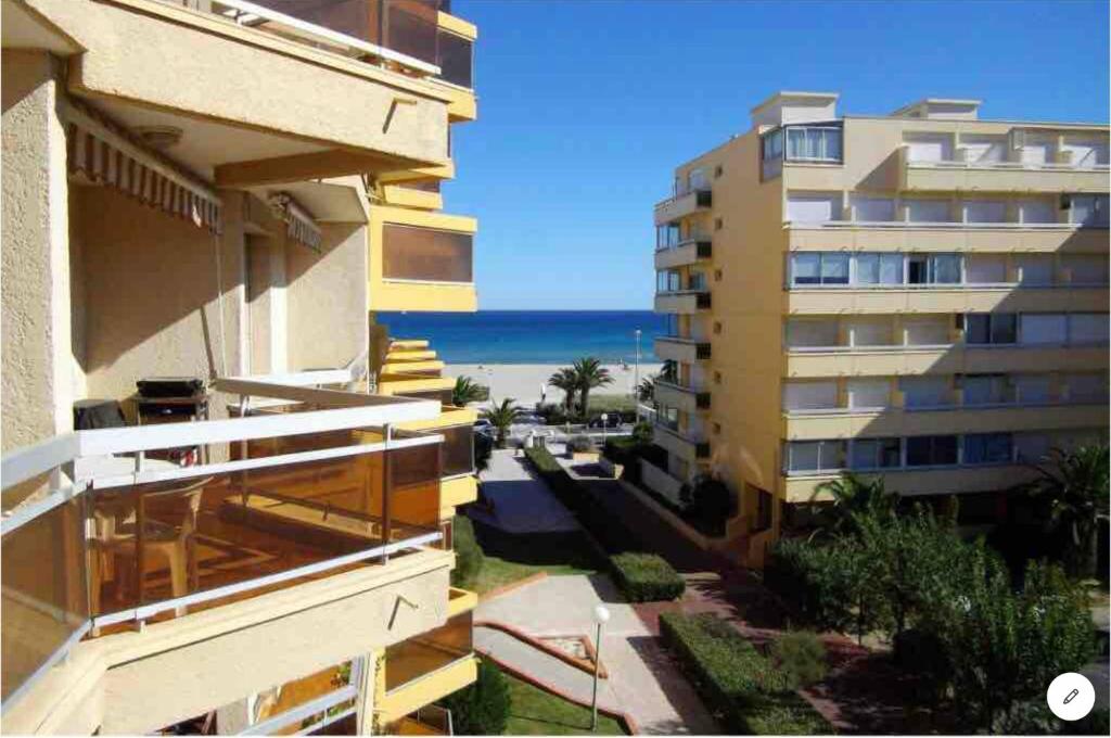 Appartement Canet Plage T2 lumineux 50m de la mer. Vue Mer/Montagne . Les Balcons de la Plage 66140 Canet-en-Roussillon