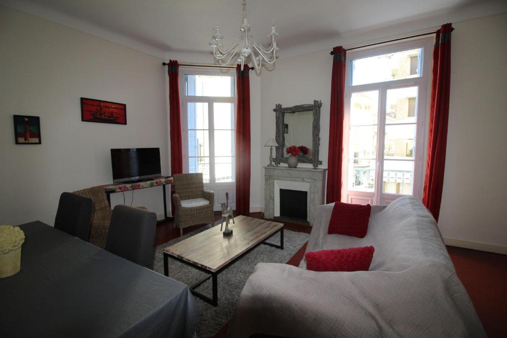 Cannes 3 PIECES RUE D'ANTIBES 63 Rue d'Antibes, Cannes, France, 06400 Cannes