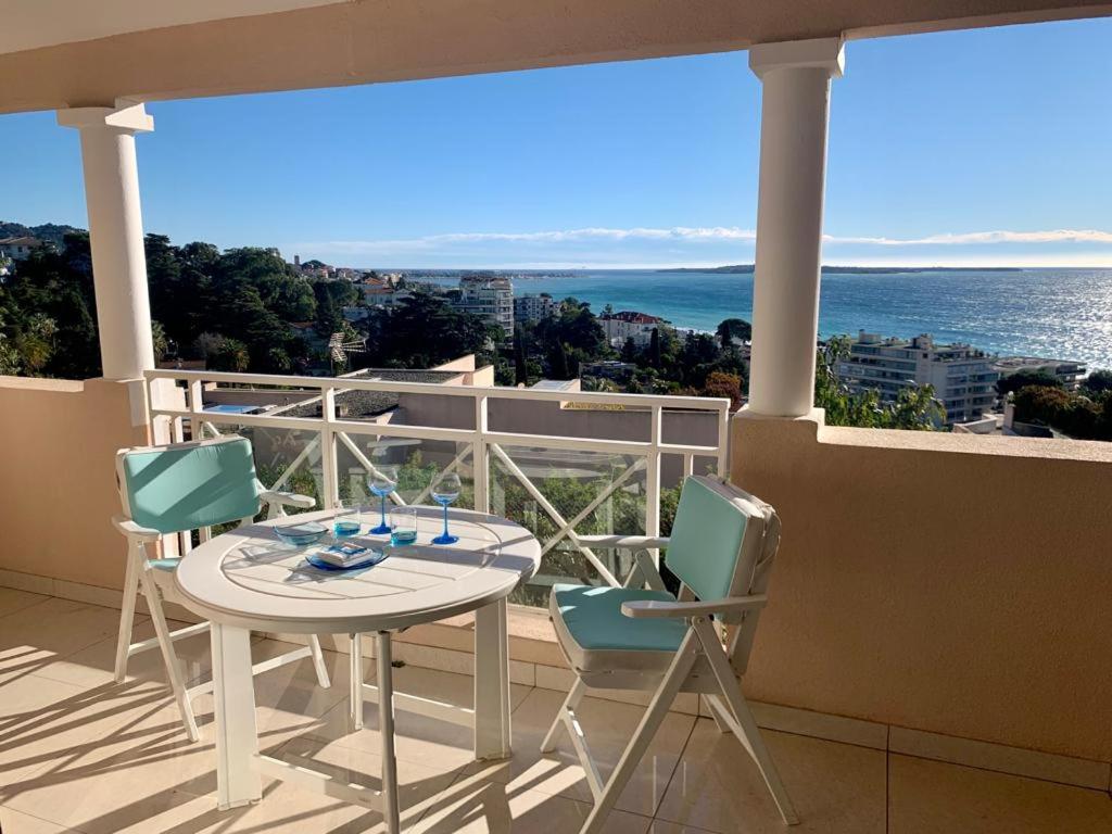 CANNES APPARTEMENT D EXCEPTION VUE MER 33 Avenue Amiral Wester Wemyss, 06150 Cannes