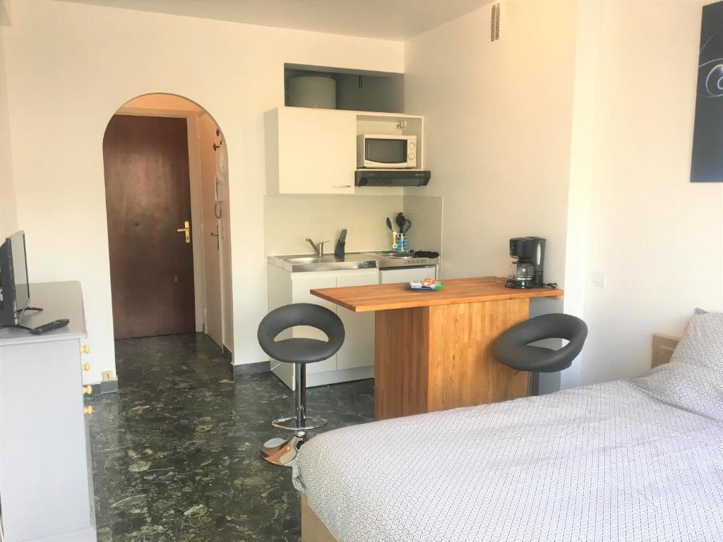 Cannes \ 1 Rue Lacour, 06400 Cannes