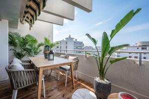Cannes center superb two-bedroom apartment